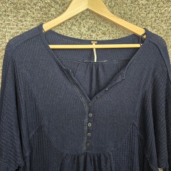 Free People Leo Henley Top Womens Small Blue Oversized Waffle Knit Thermal - Picture 4 of 7